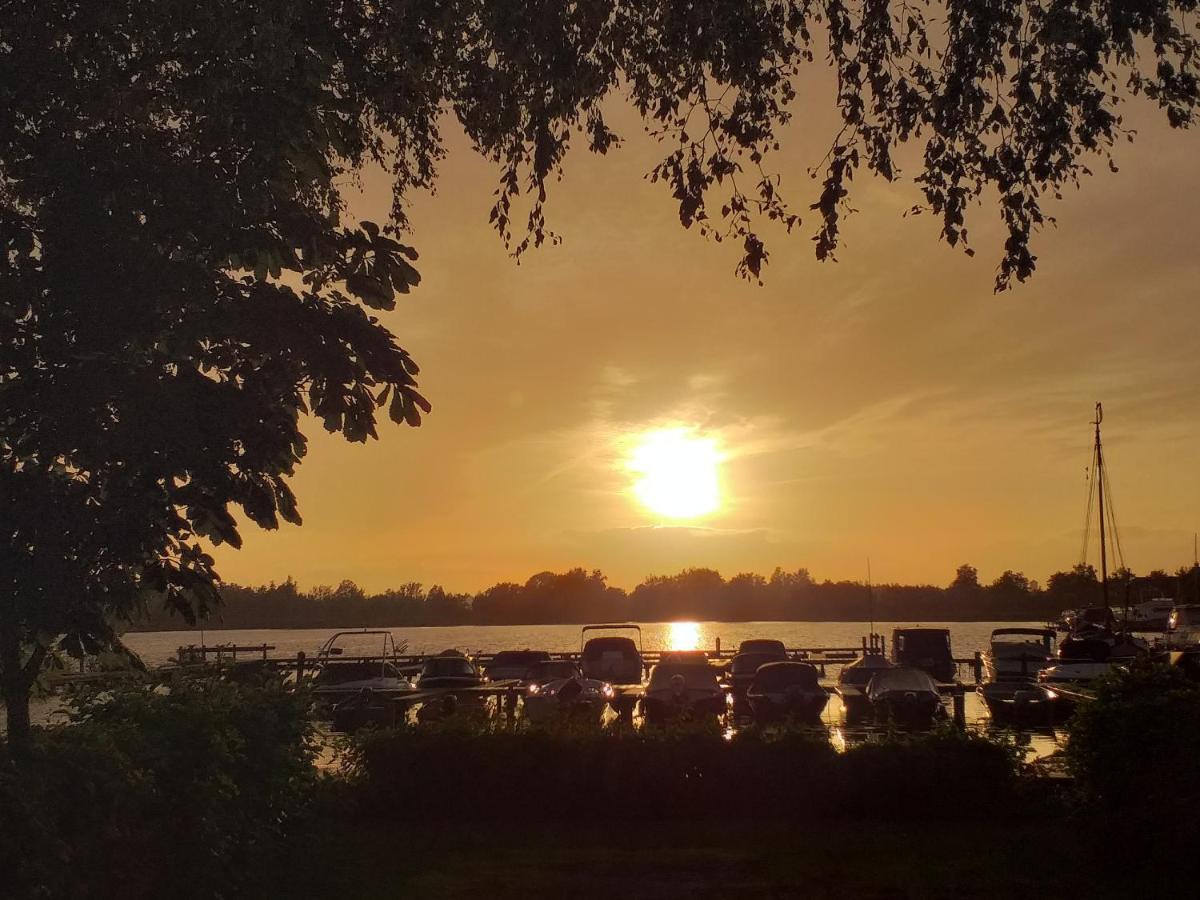 Camping Kleine Belterwijde, Trekkershut Экстерьер фото